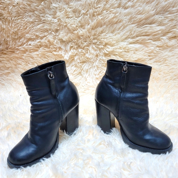 Schutz Marivane Ankle Booties - Picture 2 of 16